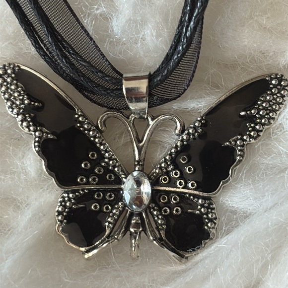 💋Elegant Black Butterfly Pendant Necklace embellished black & silver 30% off - Picture 1 of 4